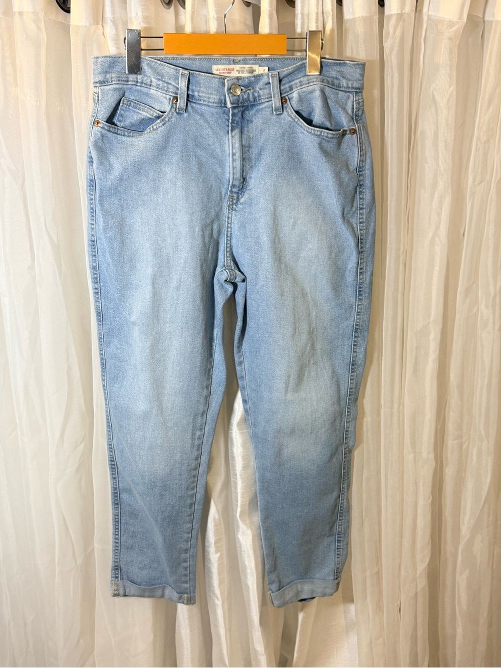 Levi's Light Blue Cropped Women's Jeans